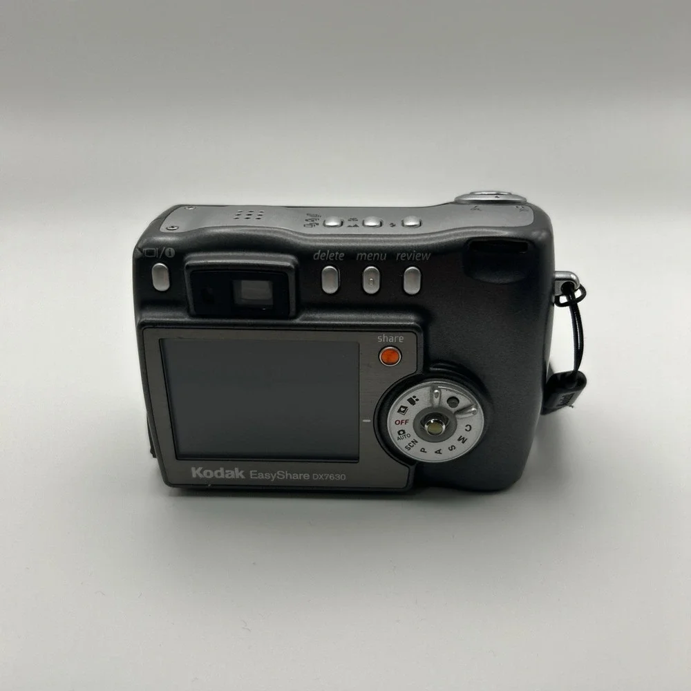 Kodak EasyShare DX7630 Digital Camera w/ Batteries, Charger, and Transfer Base